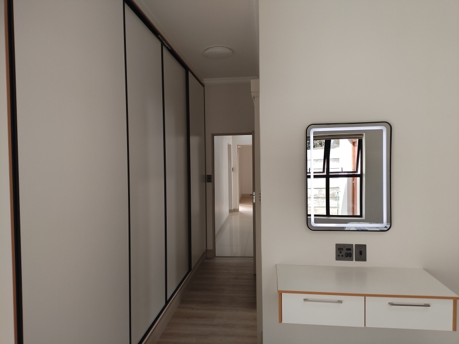 5 Bedroom Property for Sale in Tafelzicht Western Cape